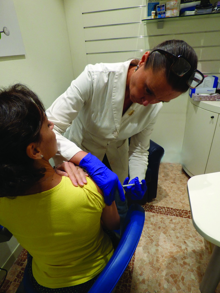 Campagne vaccinali in farmacia, Verona: forte richiesta doppia vaccinazione antinfluenzale e Covid 